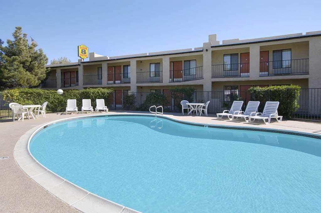 Super 8 By Wyndham Barstow Hotell Exteriör bild