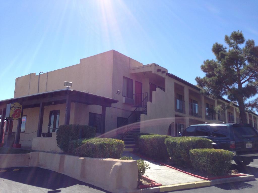 Super 8 By Wyndham Barstow Hotell Exteriör bild