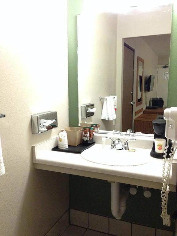 Super 8 By Wyndham Barstow Hotell Rum bild